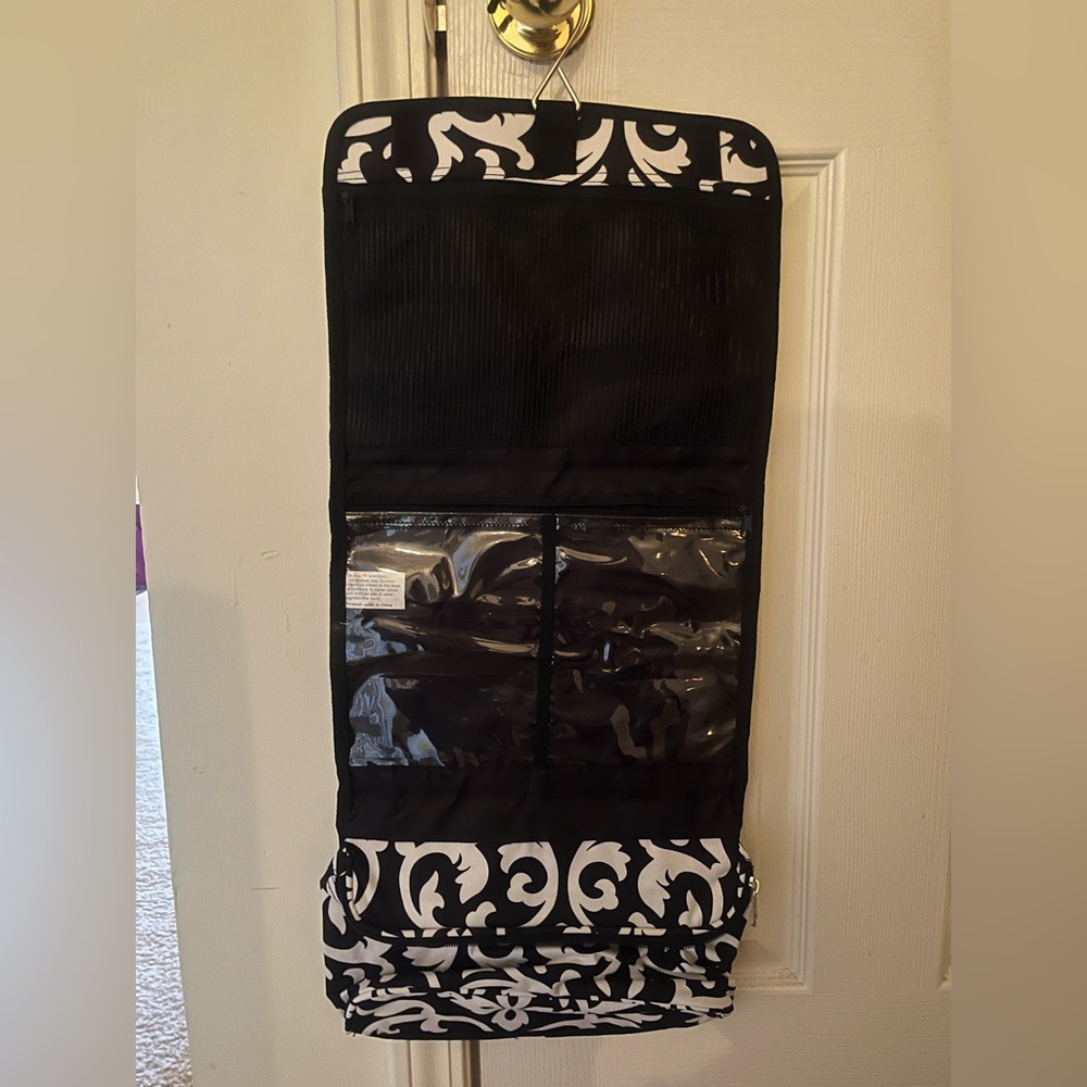 Black and White Damask Hanging Toiletry Bag NWOT